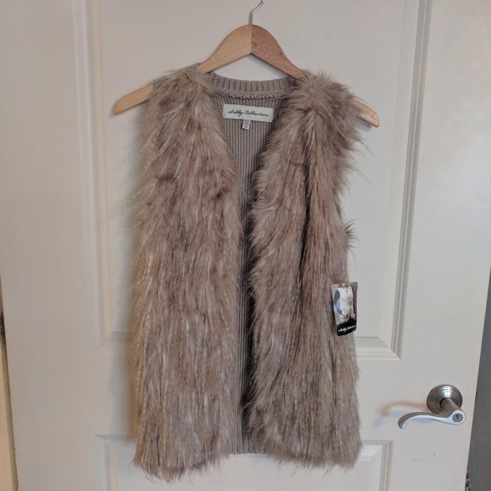 NWT Sebby collection khaki beige faux fur vest